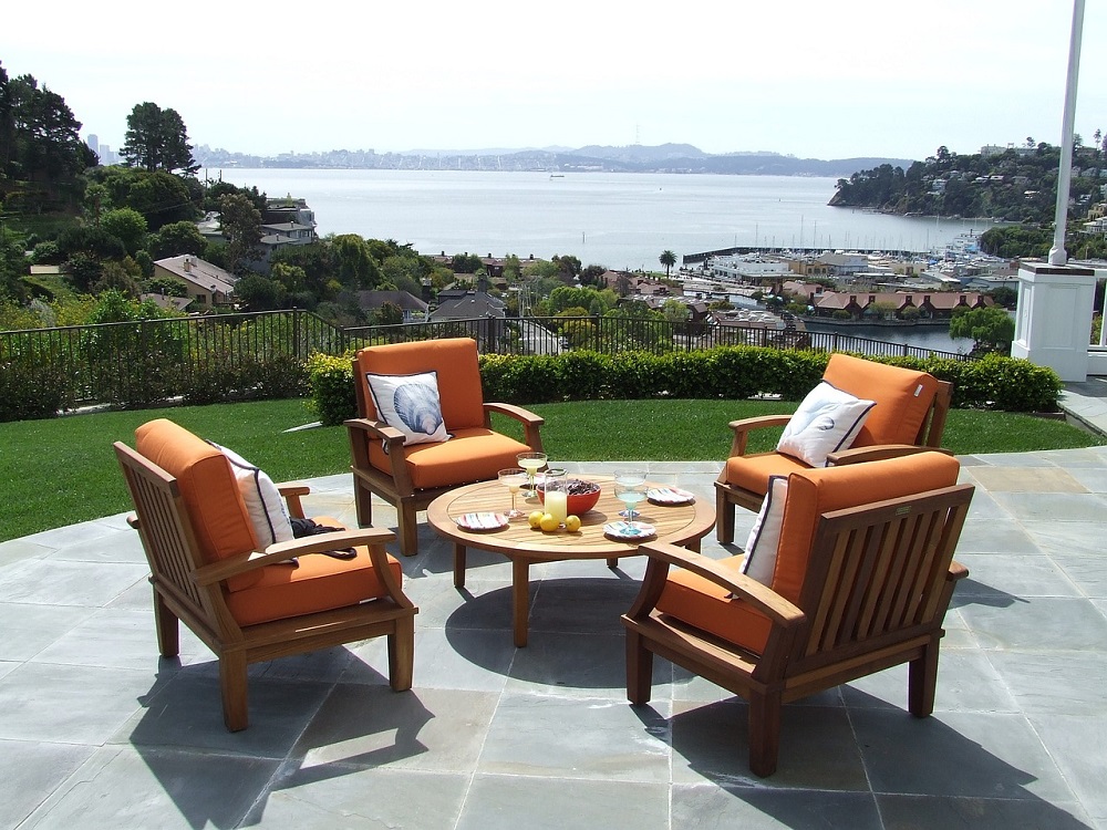 Tips To Use Outdoor Furniture In Winter